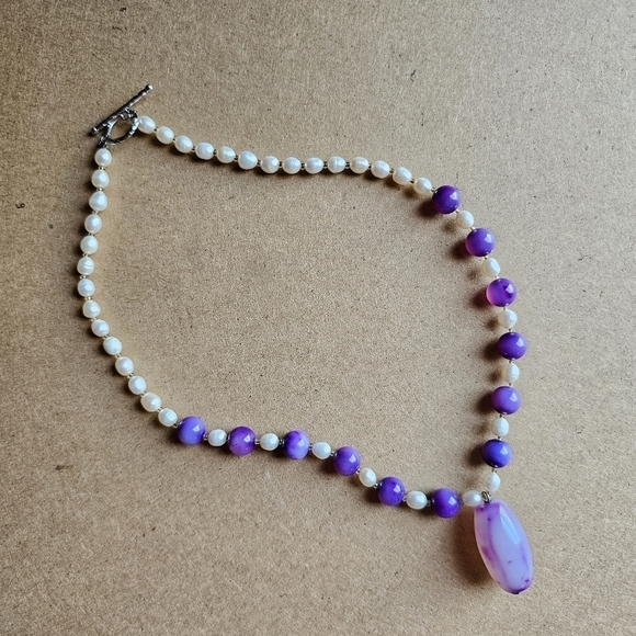 Freshwater pearl necklace with purple stones toggle clasp mermaidcore - Picture 2 of 5